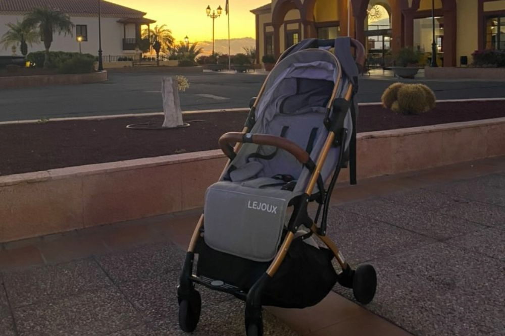 make-it-easier-when-travelling-with-a-baby-the-lejoux-stroller