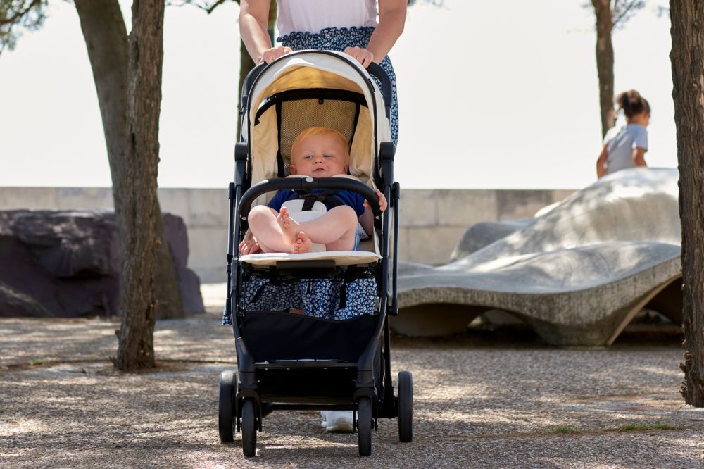 What is the Difference Between a Buggy And a Stroller